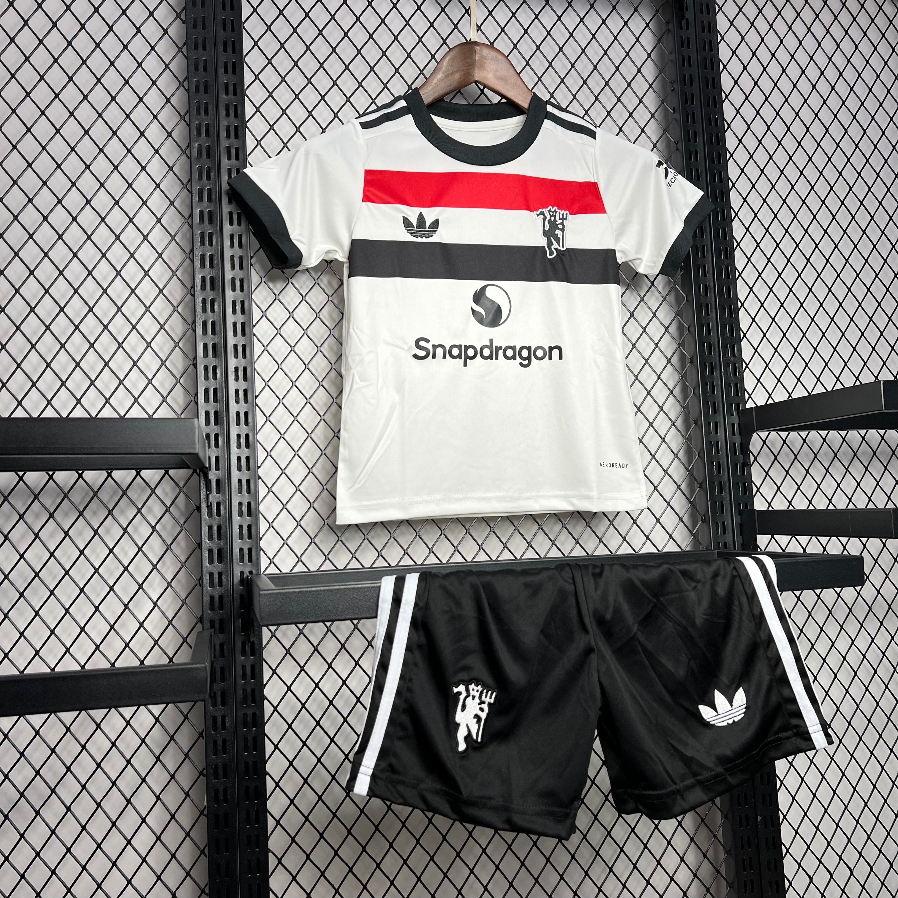 Kit infantil Manchester United III 24/25 - Branco