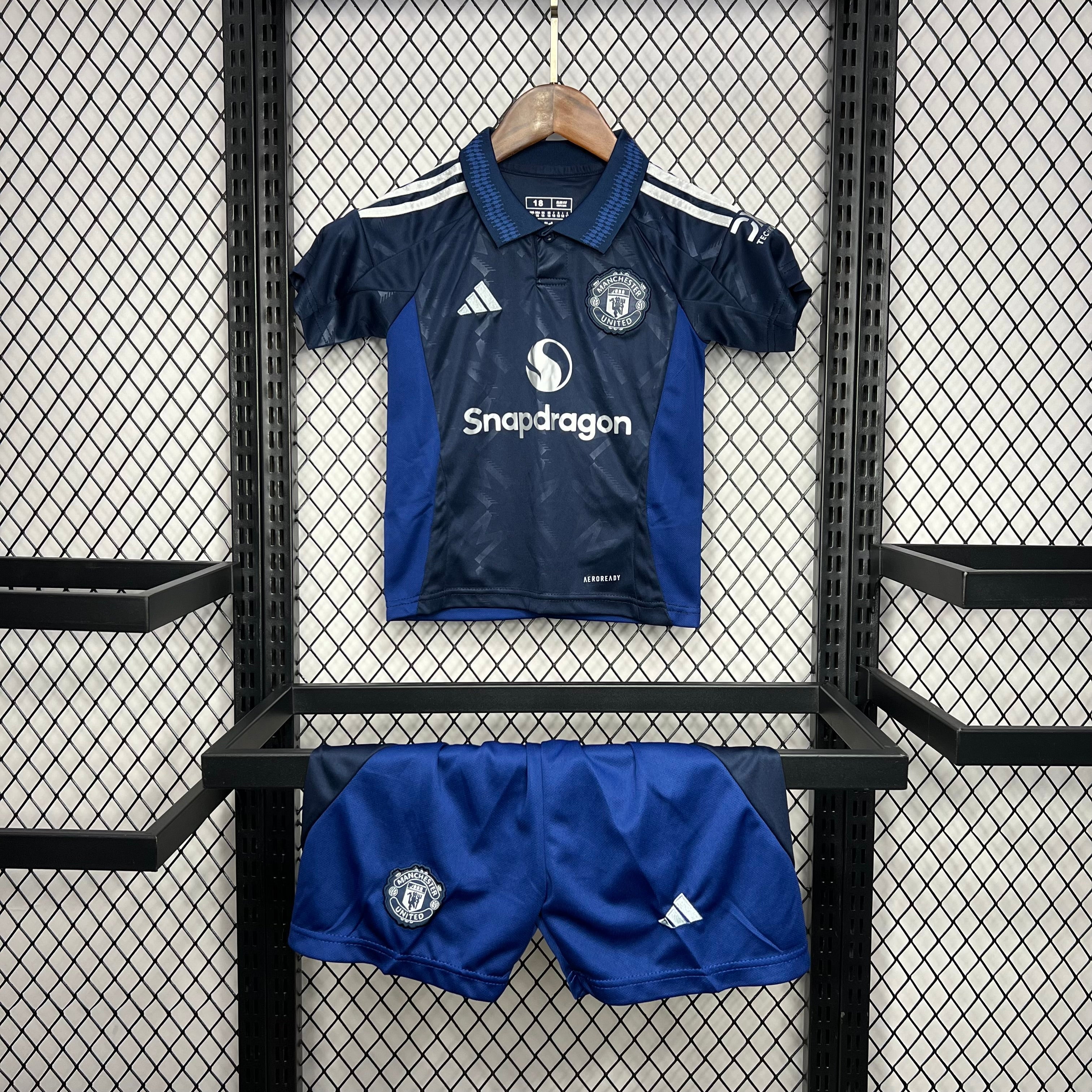 Kit infantil Manchester United II 24/25 - Azul