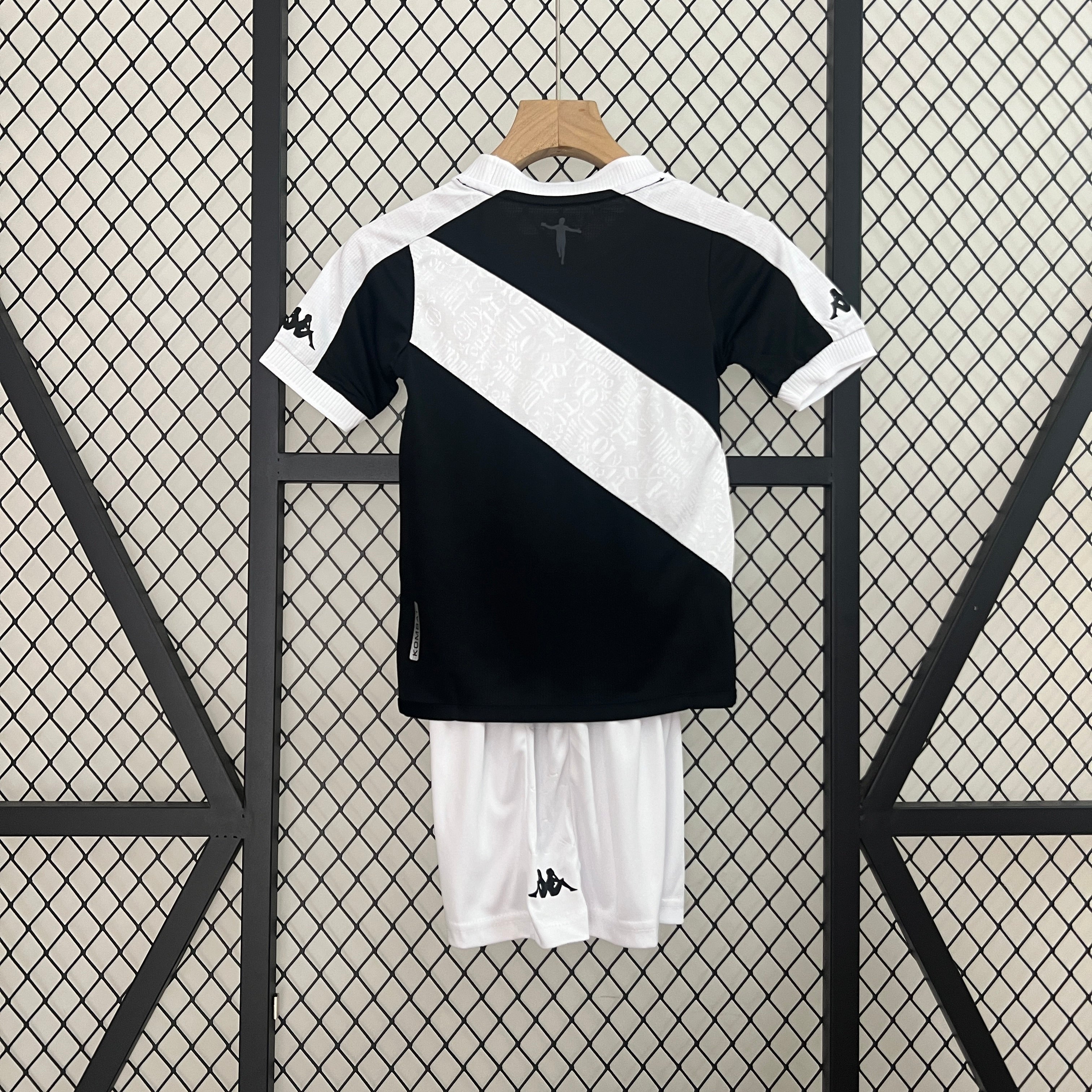 Kit infantil Vasco II 24/25 - Branco e Preto