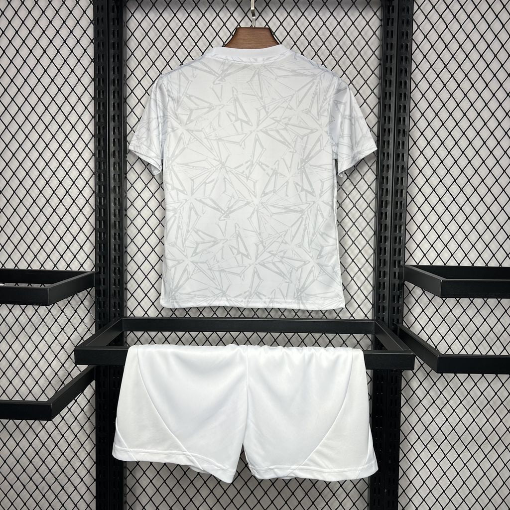 Kit infantil Real Madrid Pré Jogo 24/25 - Branco