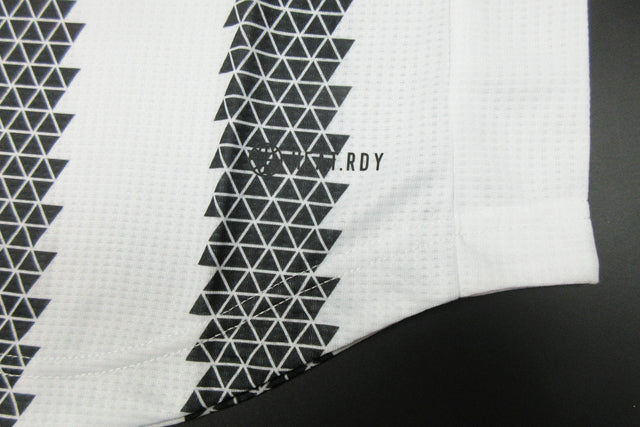 Camisa Juventus I 22/23 Preta e Branca - Jogador