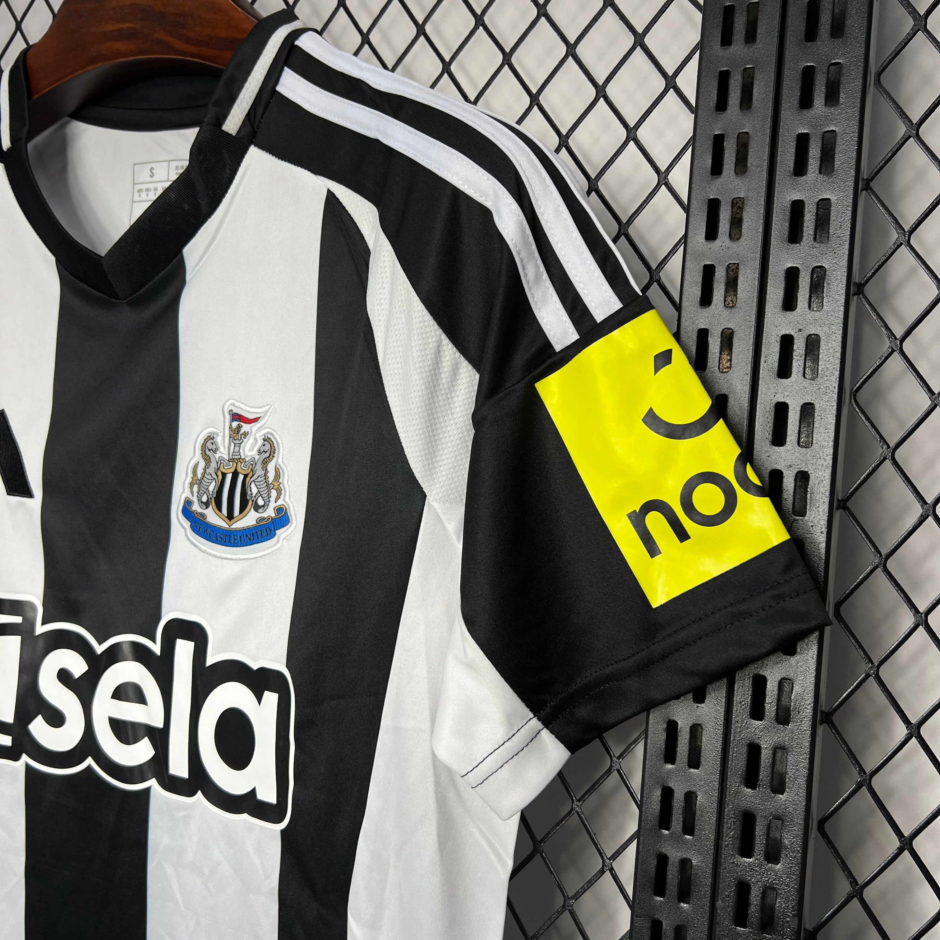 Camisa NewCastle Home 24/25