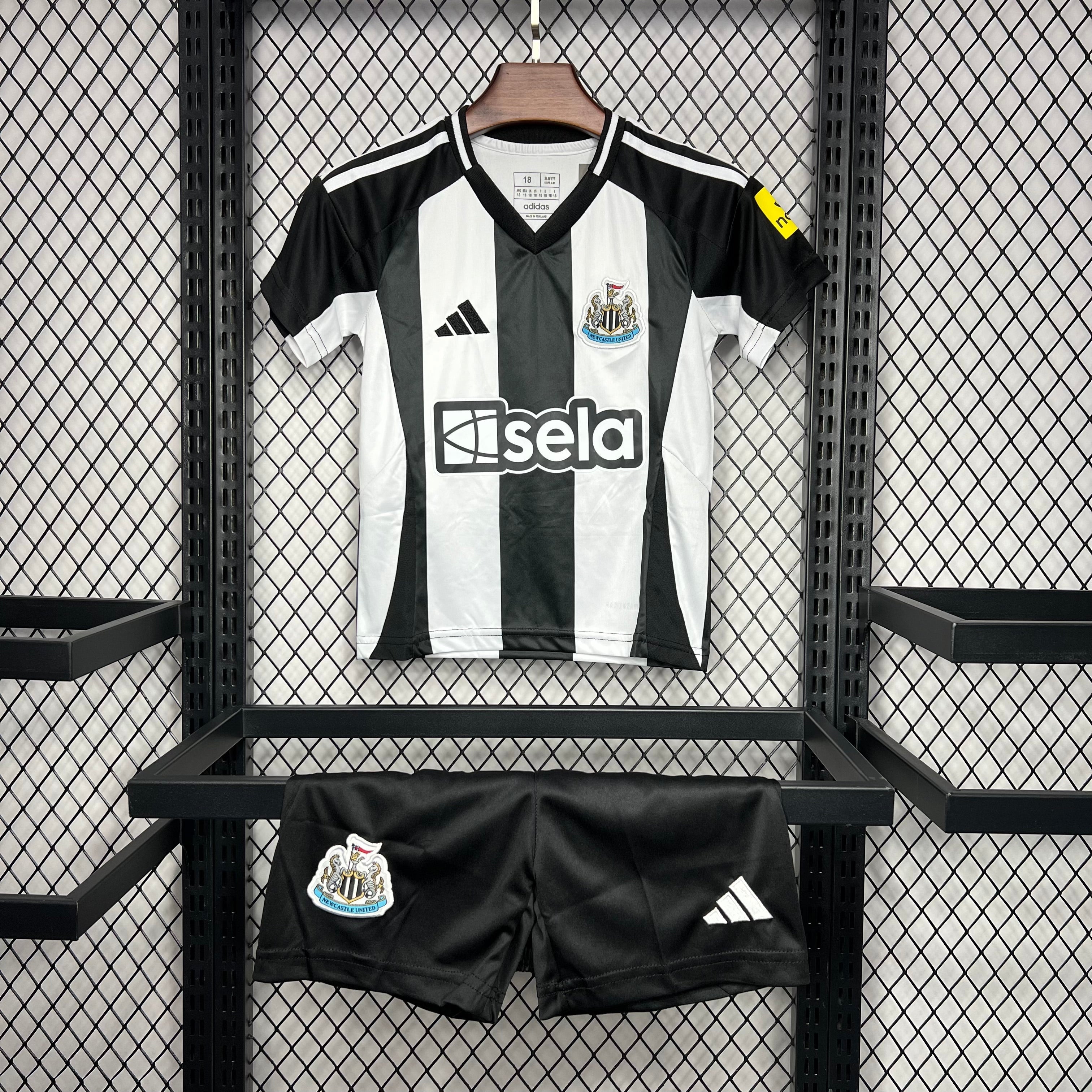 Kit infantil Newcastle I 24/25 - Branco e Preto