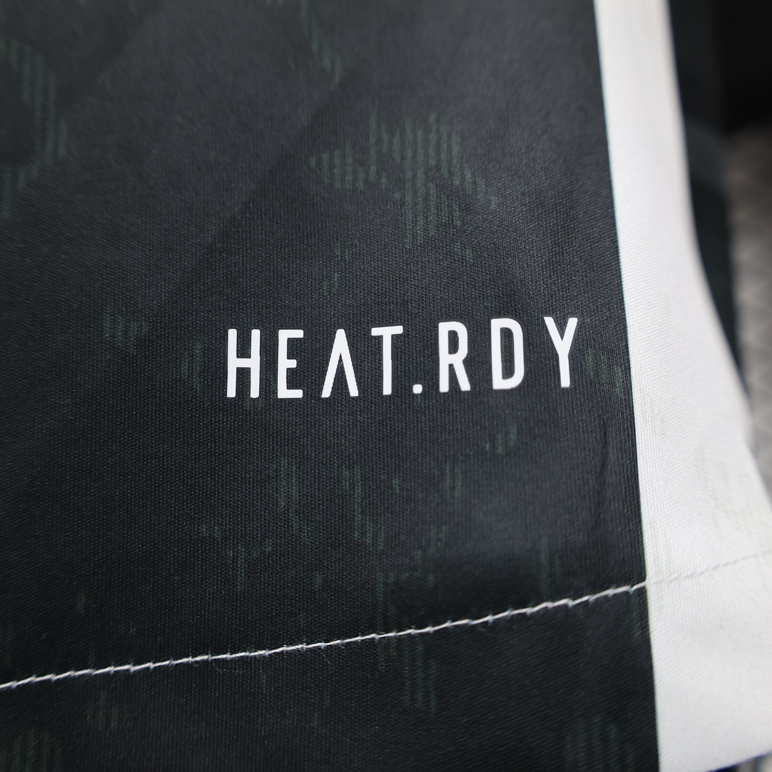 Camisa Juventus I 24/25 Preto e Branco - Jogador