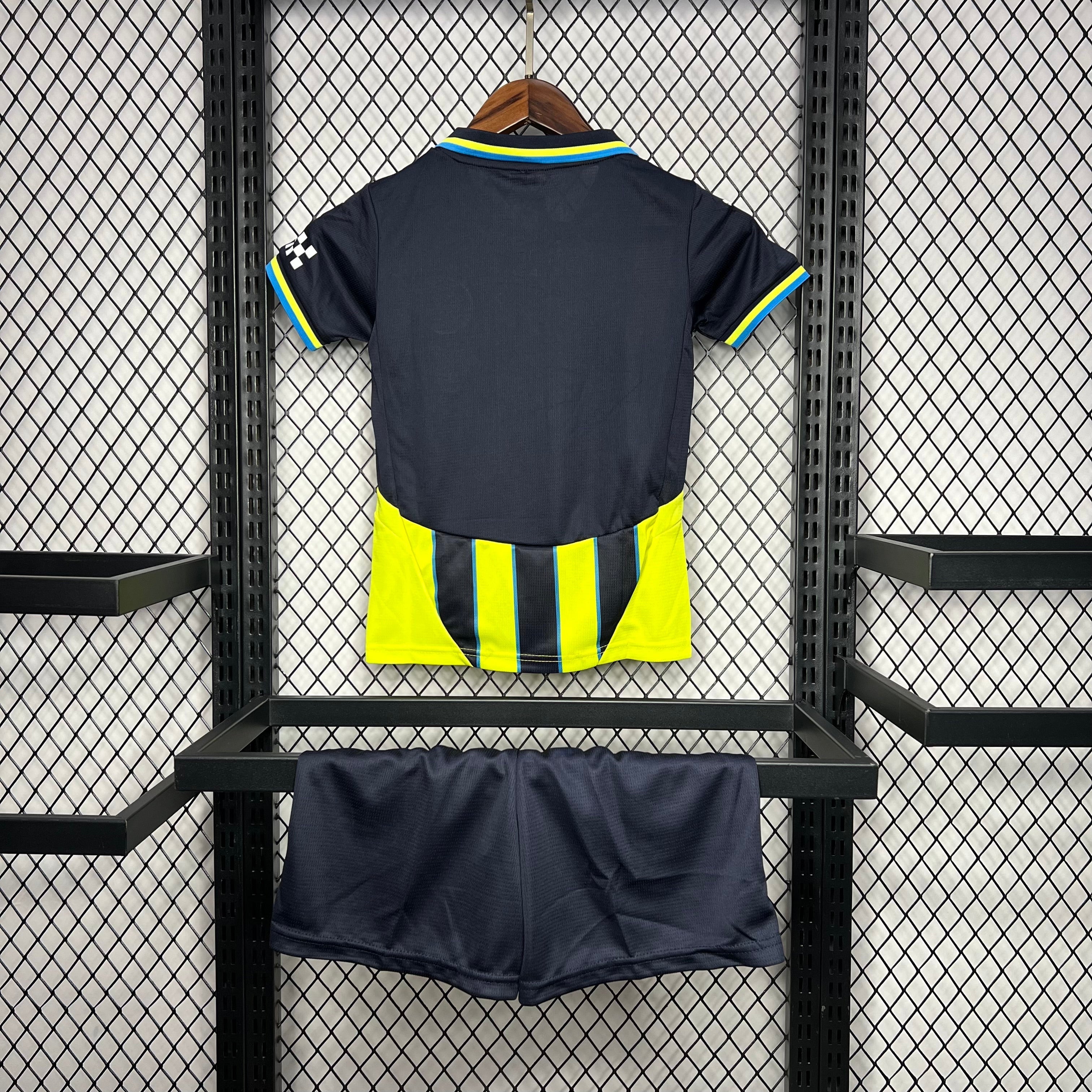 Kit infantil Manchester City II 24/25 - Verde e Preto