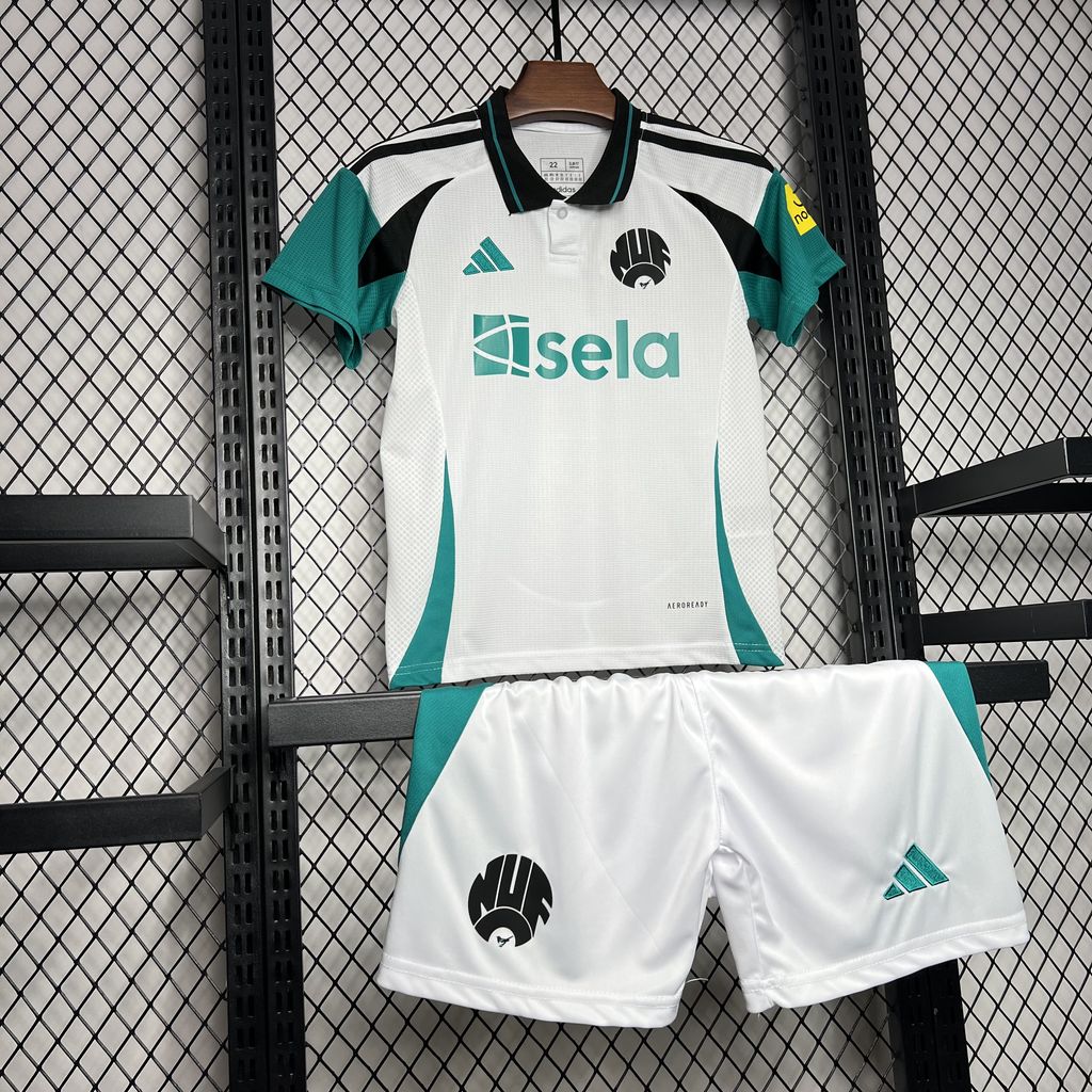 Kit infantil Newcastle III 24/25 - Branco e Azul